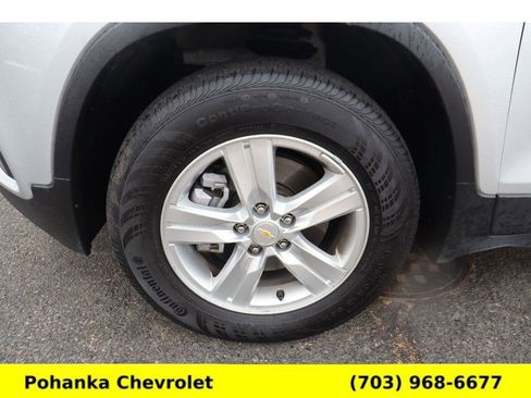 Used 2022 Chevrolet Trax LT w/ LT Convenience Package image 27