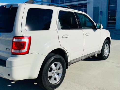 Used 2010 Ford Escape Limited image 5
