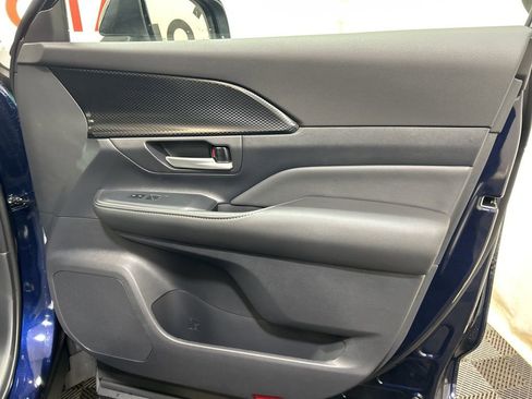 Used 2026 Toyota Grand Highlander image 11
