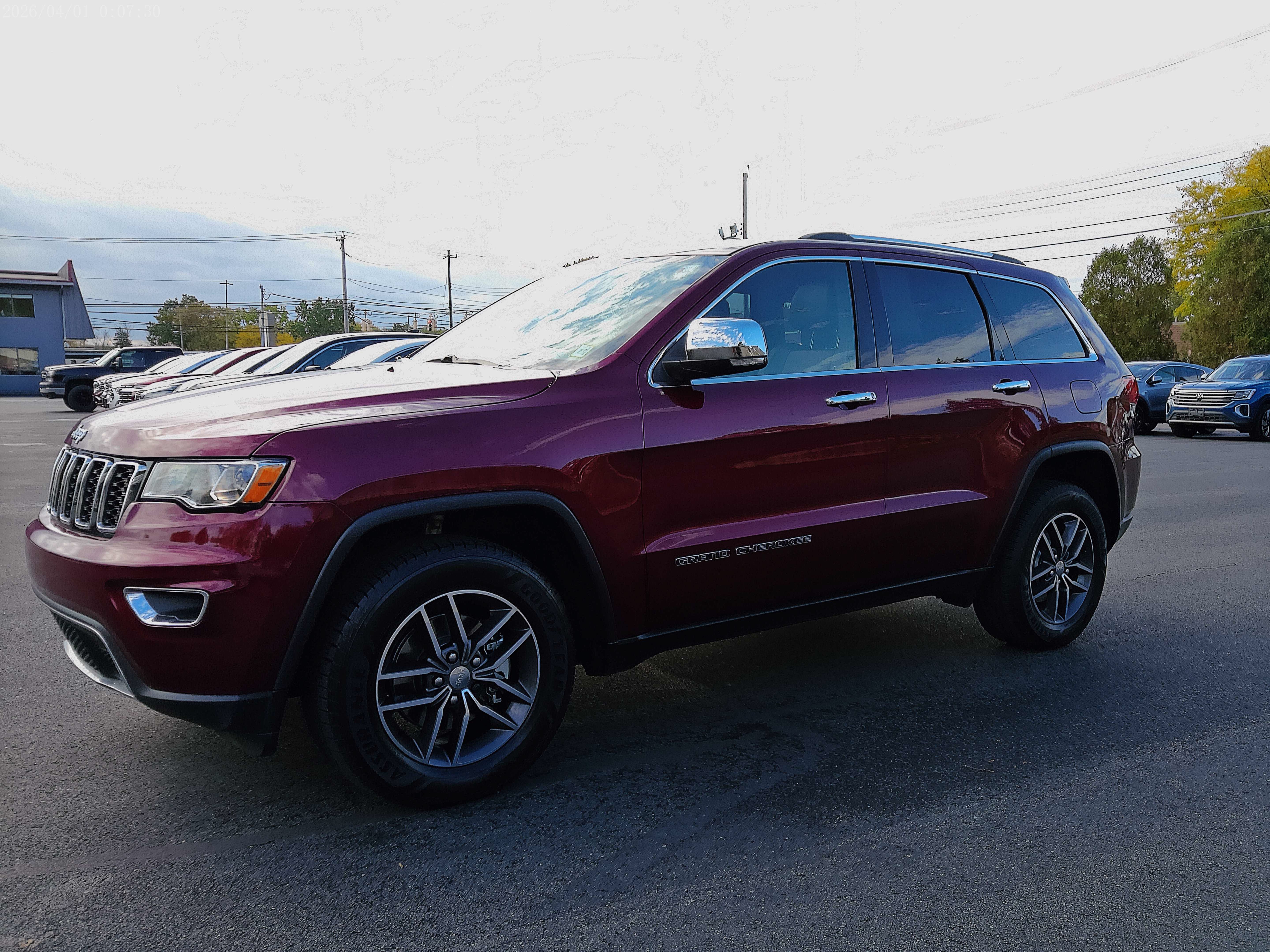 Used 2018 Jeep Grand Cherokee Limited AWD/4WD image 3