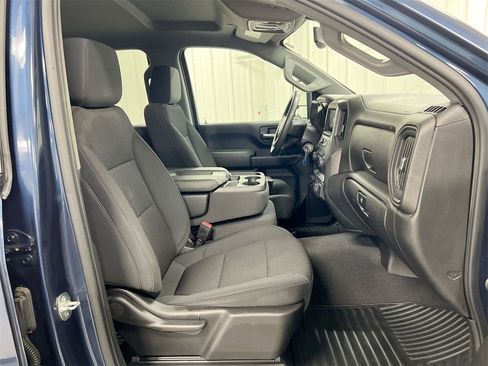 Used 2022 Chevrolet Silverado 2500 Custom w/ Custom Value Package image 21