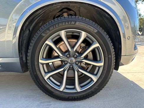 Used 2018 Volvo XC90 T5 Momentum w/ Convenience Package image 9
