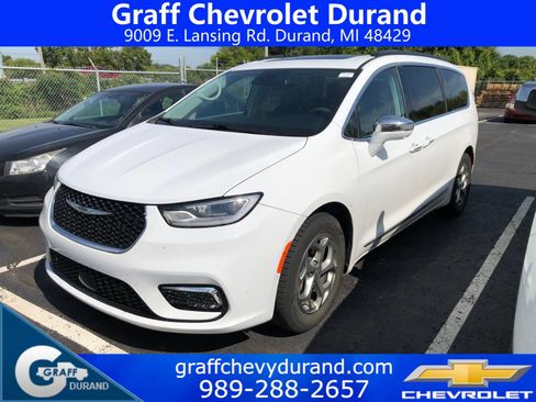 Used 2022 Chrysler Pacifica Limited FWD image 1