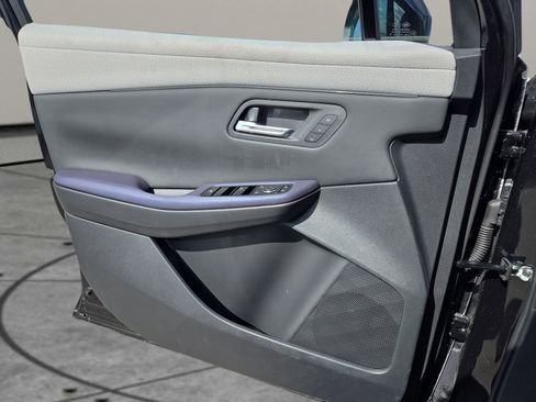 New 2026 Nissan Leaf Platinum+ image 11