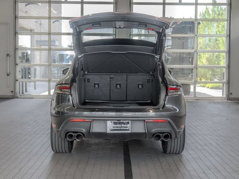 Used 2023 Porsche Macan AWD/4WD image 16