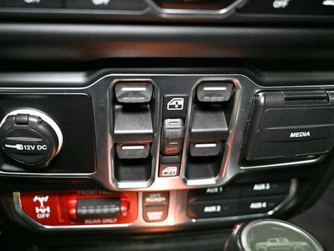 Used 2021 Jeep Gladiator Rubicon AWD/4WD image 43