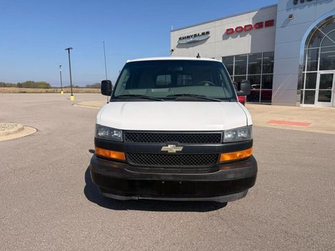 Used 2019 Chevrolet Express 3500 LS RWD image 8