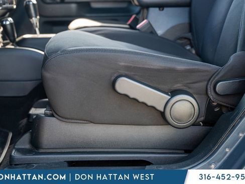 Used 2016 Jeep Wrangler Sport AWD/4WD image 18