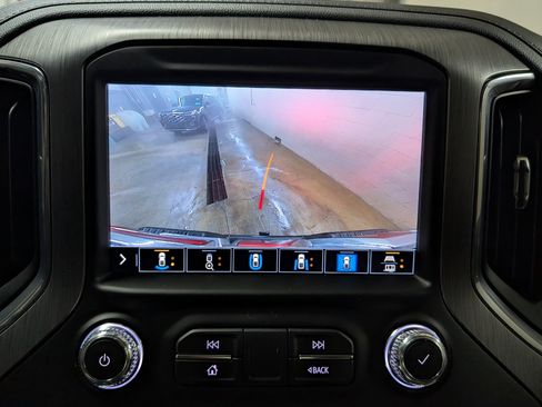 Used 2022 GMC Sierra 3500 Denali AWD/4WD image 17