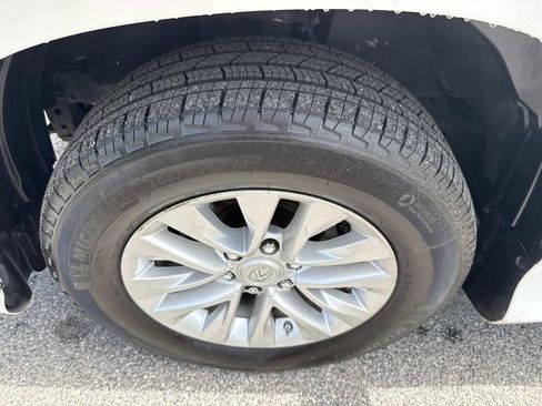 Used 2015 Lexus GX 460 w/ Premium Package AWD/4WD image 12