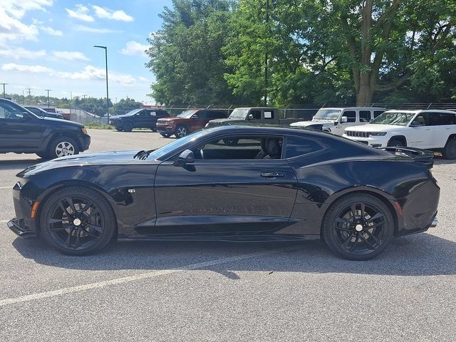 Used 2018 Chevrolet Camaro SS RWD image 5