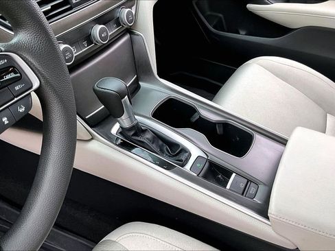 Used 2018 Honda Accord LX image 18