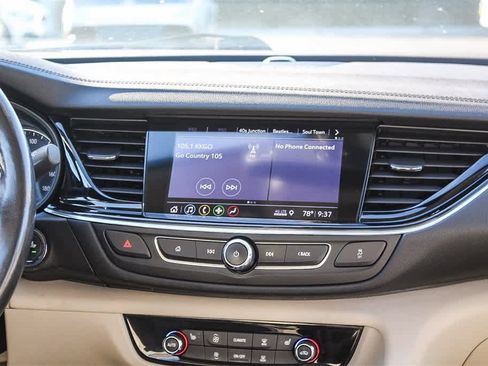 Used 2019 Buick Regal Essence image 16