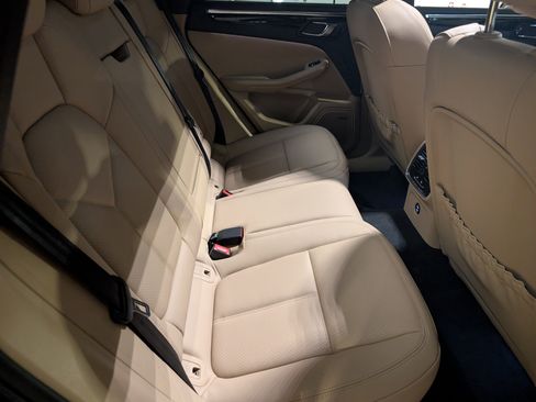 Used 2025 Porsche Macan image 22