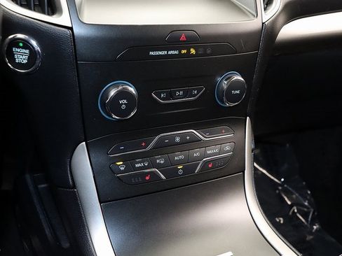 Used 2020 Ford Edge SEL w/ Convenience Package image 19