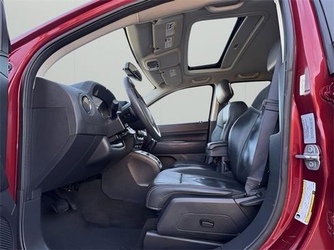 Used 2016 Jeep Compass High Altitude image 12