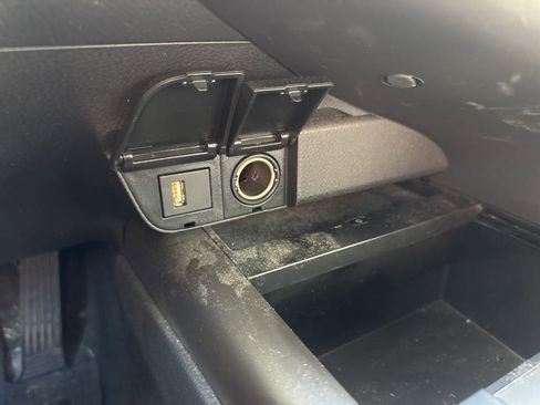 Used 2022 Toyota Camry XLE w/ Navigation Package image 13