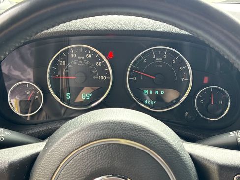 Used 2016 Jeep Wrangler Unlimited Sahara w/ Max Tow Package AWD/4WD image 22
