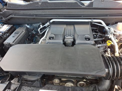 Used 2024 Chevrolet Colorado ZR2 w/ ZR2 Convenience Package III AWD/4WD image 28