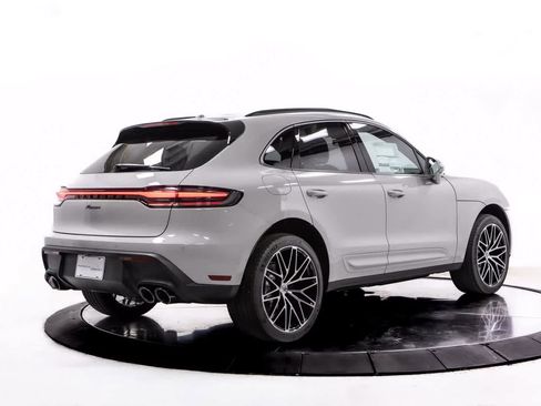 Certified 2026 Porsche Macan AWD/4WD image 7