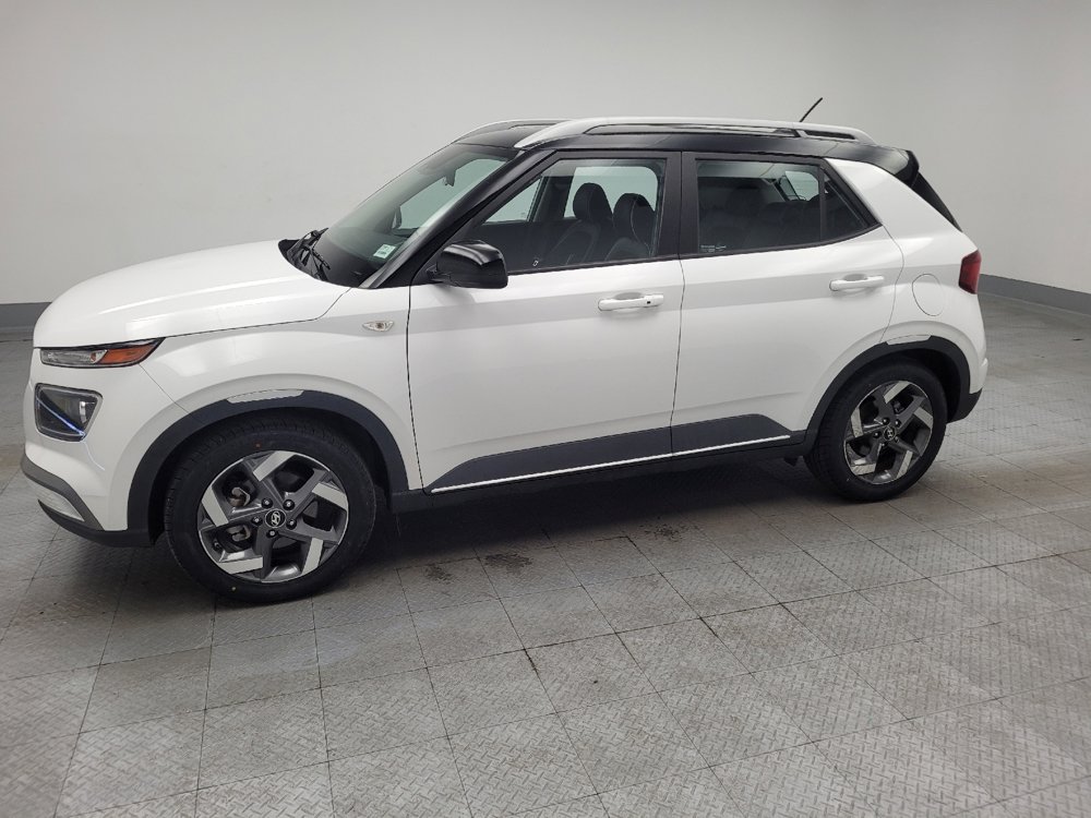 Used 2023 Hyundai Venue Limited FWD image 2