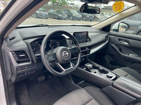 Used 2024 Nissan Rogue SV AWD/4WD image 18
