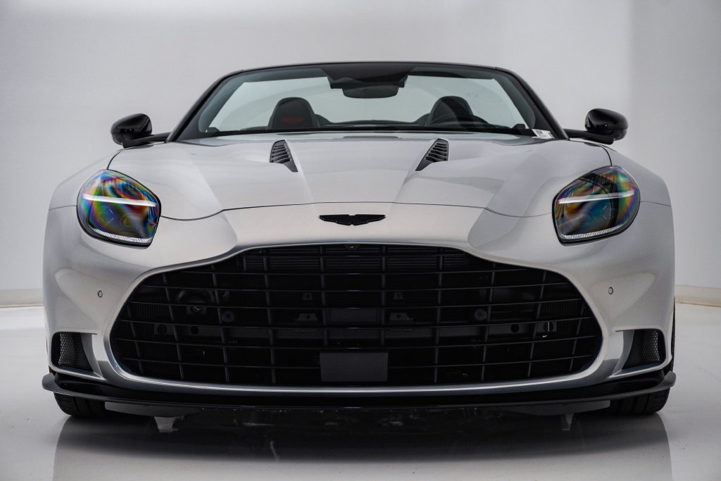 Used 2026 Aston Martin Vanquish Convertible RWD image 5