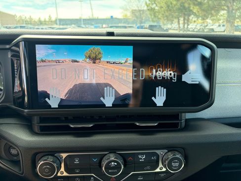 New 2026 Jeep Gladiator Sport AWD/4WD image 30