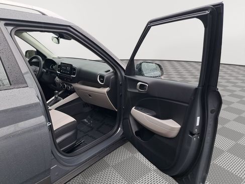 New 2026 Hyundai Venue SEL image 17