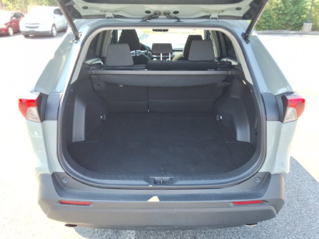 Used 2023 Toyota RAV4 XLE w/ Convenience Package FWD image 16