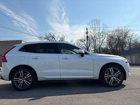 Used 2021 Volvo XC60 T6 Momentum image 8