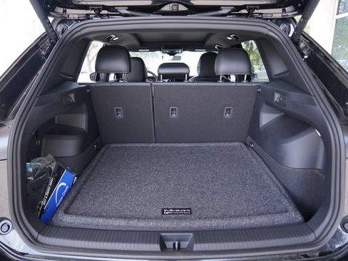 New 2026 Volkswagen Tiguan SE R-Line FWD image 25