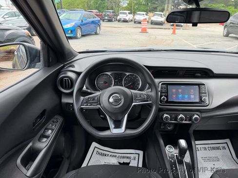 Used 2020 Nissan Kicks S FWD image 12