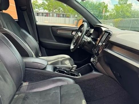 Used 2020 Volvo XC40 T5 R-Design AWD/4WD image 16