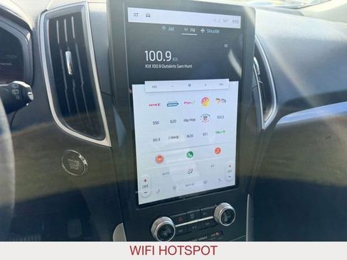 Used 2024 Ford Edge SEL image 19