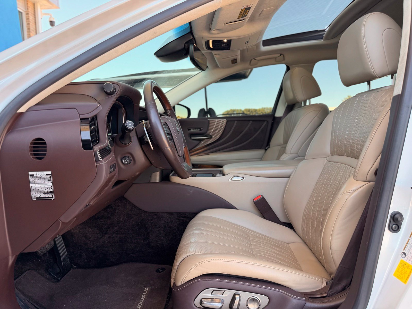 Used 2020 Lexus LS 500 w/ Interior Upgrade Package RWD image 29
