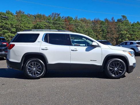 Used 2019 GMC Acadia SLT w/ LPO, Floor Liner Package image 7