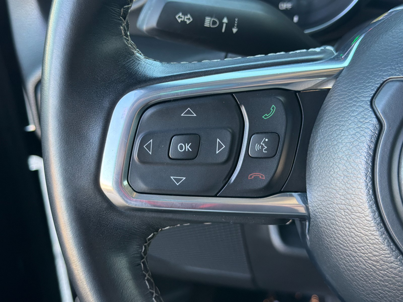 Used 2022 Jeep Wrangler Unlimited Sahara AWD/4WD image 28