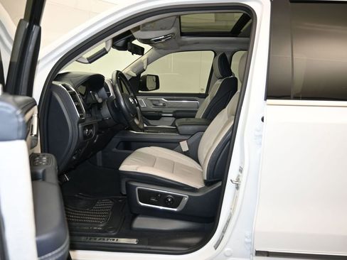 Used 2024 RAM 1500 Limited AWD/4WD image 22