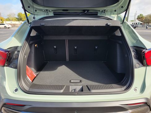 New 2026 Chevrolet Trax ACTIV w/ Sunroof Package FWD image 7