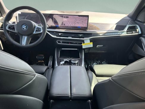 Used 2026 BMW X5 xDrive50e w/ M Sport Package image 8