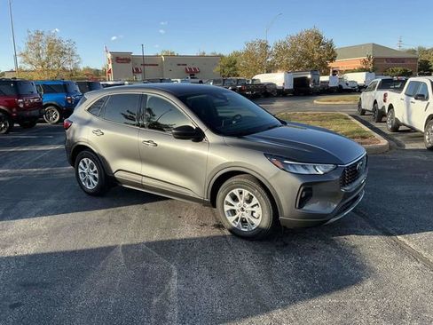 New 2025 Ford Escape Active w/ Cold Weather Package image 7