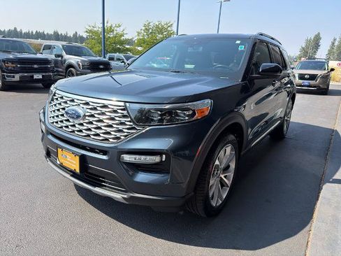 Certified 2023 Ford Explorer Platinum w/ Technology Package AWD/4WD image 3