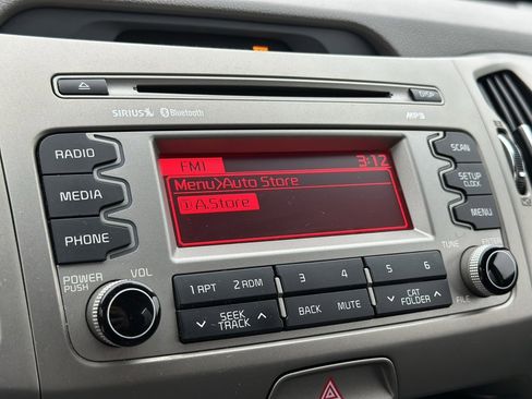 Used 2014 Kia Sportage LX image 36