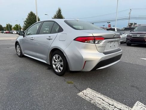 Used 2022 Toyota Corolla LE w/ Carpet Mat Package (TMS) FWD image 9