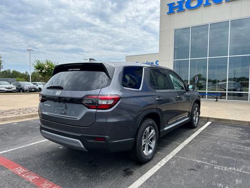 New 2025 Honda Pilot EX-L image 4