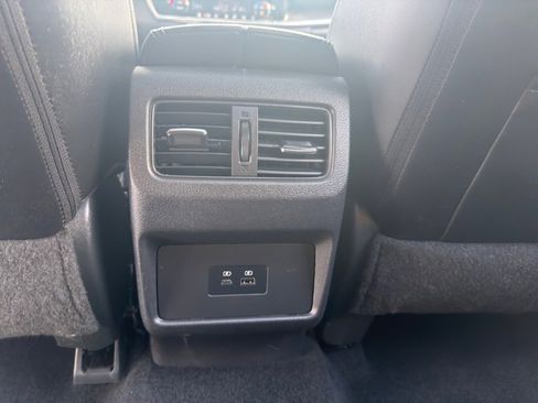 Used 2021 Nissan Rogue SV w/ Premium Package image 34