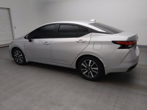 Used 2021 Nissan Versa SV w/ Trunk Package image 3