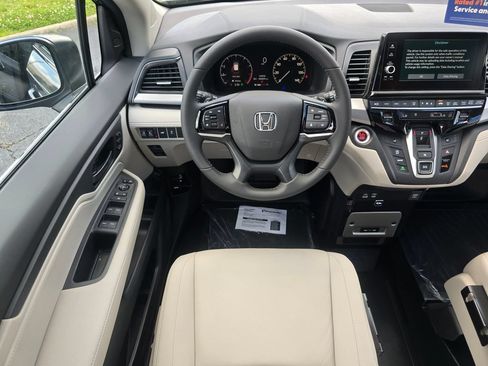 Used 2026 Honda Odyssey EX-L image 19