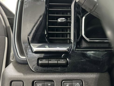 Used 2024 Chevrolet Silverado 1500 High Country w/ High Country Premium Package AWD/4WD image 17